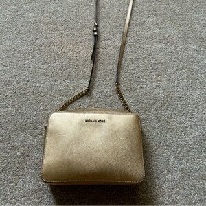 Jet set large crossbody bag